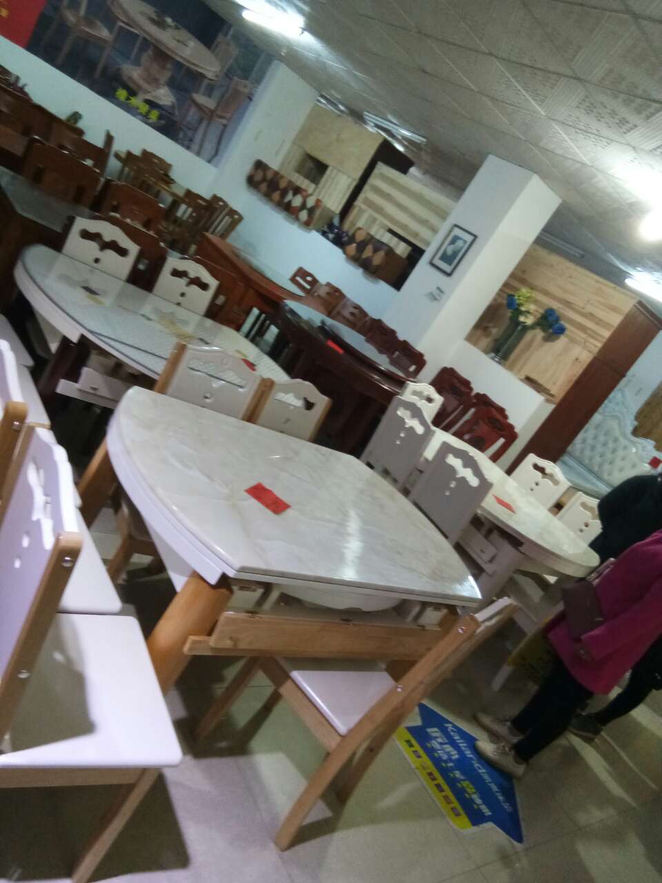 门面到期,家具清仓大处理.